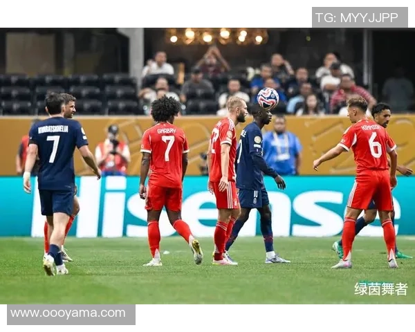 欧联杯精彩对决皇马与曼联战成平局乌龙球成比赛转折点解析